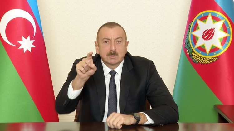 “Müharibə bir daha göstərdi kim kimdir” - Ali Baş Komandan