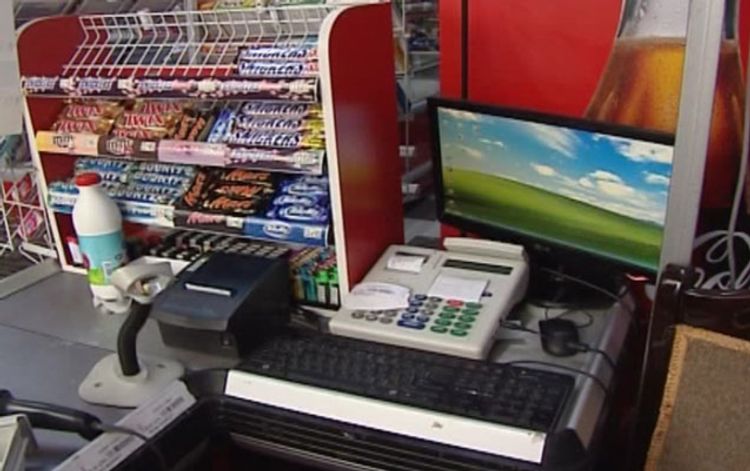 Ucarda market qarət olundu