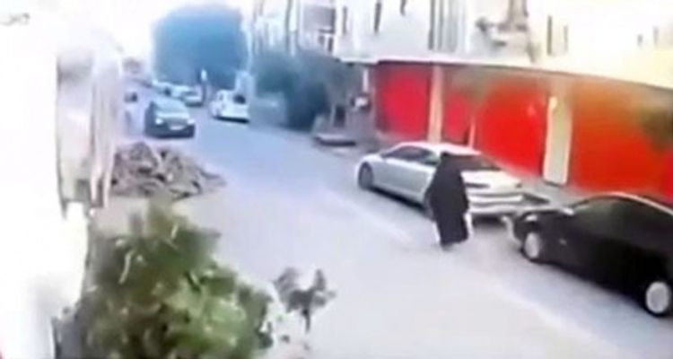 Yeni doğulan uşağı zibil qutusuna atdı - VİDEO