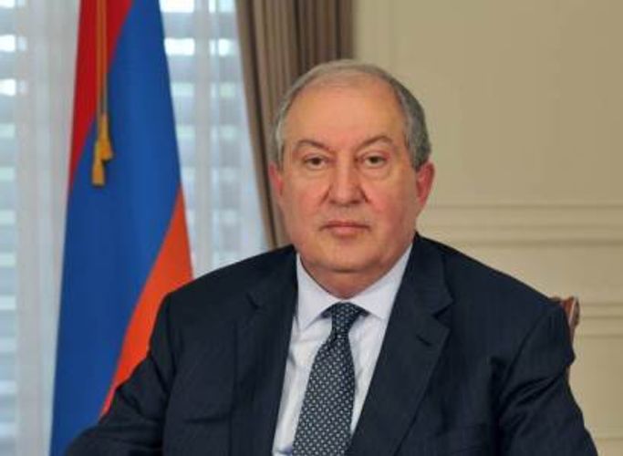 Ermənistan prezidenti Rusiyaya getdi