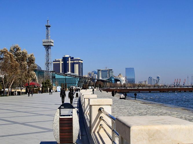 "Bulvar"da bir nəfər dənizdə batmaq təhlükəsi ilə üzləşdi