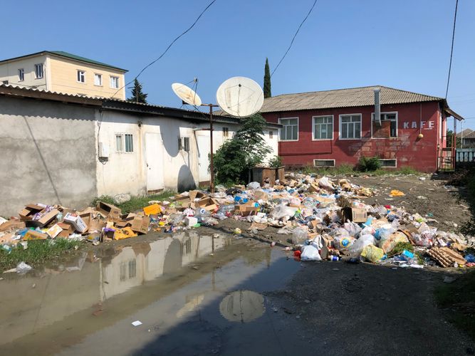 Astaranın mərkəzi bazarı zibilliyə çevrilib