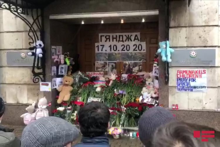Moskvada Gəncə terrorunun qurbanları anıldı - FOTO