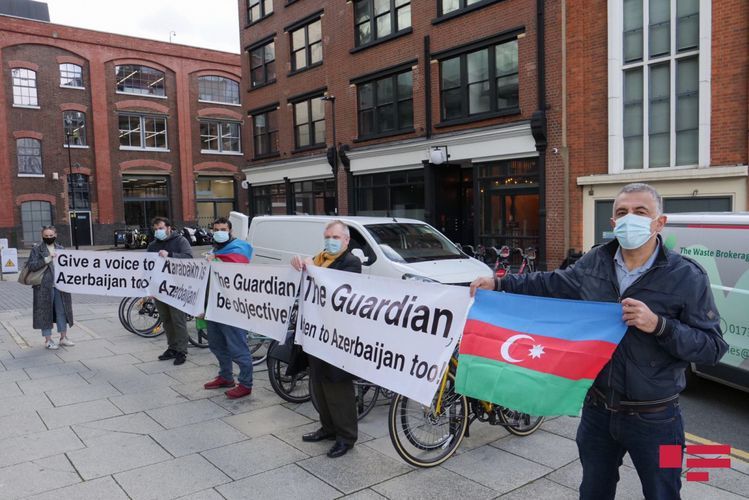 Azərbaycanlıların “Guardian” nəşrinin binası qarşısında aksiyası  - VİDEO