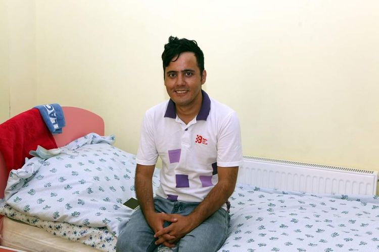 ƏƏSMN Əfqanıstan vətəndaşını sığınacağa yerləşdirdi - FOTO