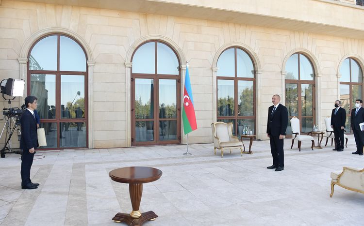 İlham Əliyev iki ölkənin səfirinin etimadnaməsini qəbul etdi