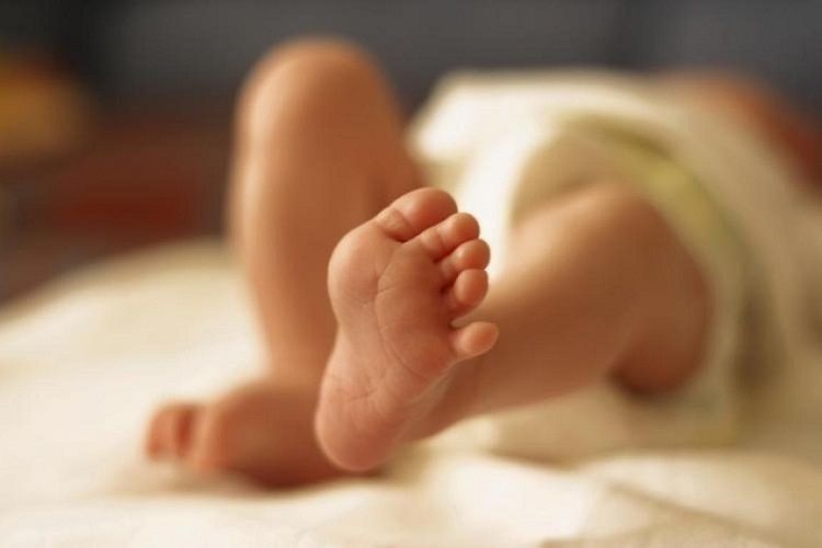 Bakıda sərnişin taksidə uşaq dünyaya gətirdi