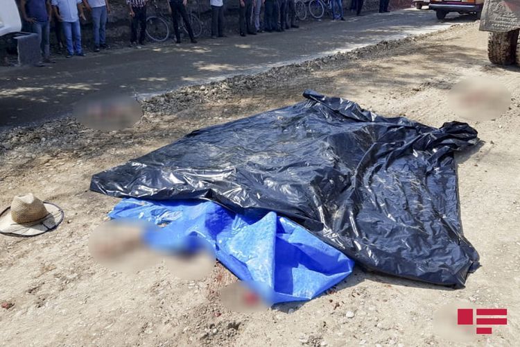Azərbaycanda DƏHŞƏT: qızı ilə dalaşan qadın özünü belə öldürdü 