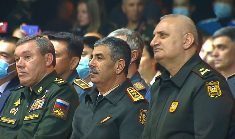 Müdafiə naziri “BOO - 2020” yarışlarının bağlanış mərasimində iştirak etdi - FOTO