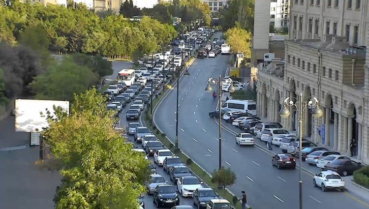 Bakının tıxac olan küçə və prospektləri
