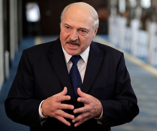 "Belarus böyük qardaşı Rusiyadan möhkəm tutmalıdır” - Lukaşenko