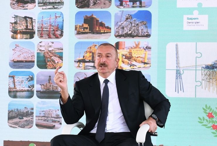 Prezident: “Neftçilərimizin əməyi Azərbaycan xalqının maraqlarına xidmət edir”