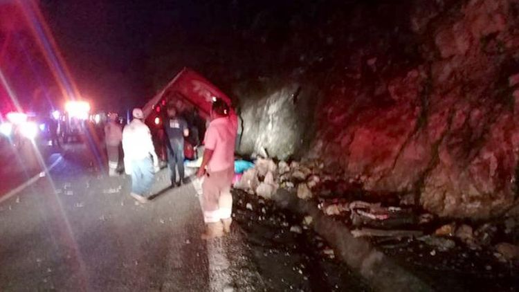 Meksikada avtobus aşdı: çox sayda sərnişin ölüb 