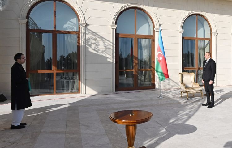 İlham Əliyev Pakistanın yeni səfirinin etimadnaməsini qəbul edib