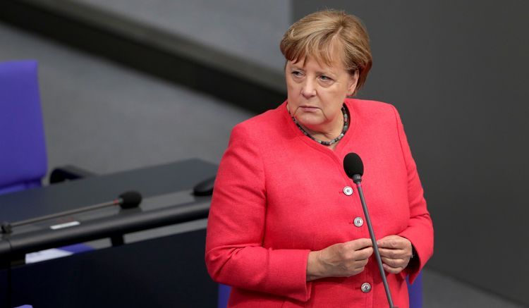 Angela Merkel Ermənistan və Azərbaycanı atəşkəsi bərpa etməyə çağırdı