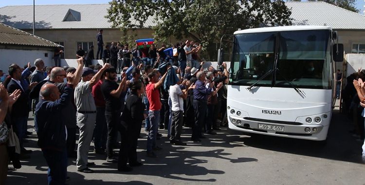 Hərbi vəzifəlilərin səfərbərlik üzrə yola salınmasına başlanılıb - RƏSMİ