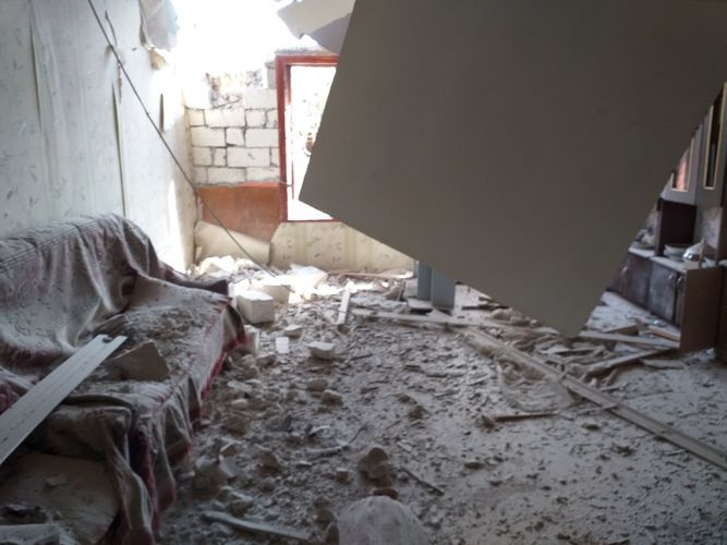 Düşmənin atdığı mərmi yaşayış evinə düşdü