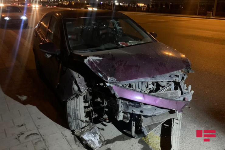 Bakıda sürücü sükan arxasında yuxulayaraq qəza törətdi - FOTO