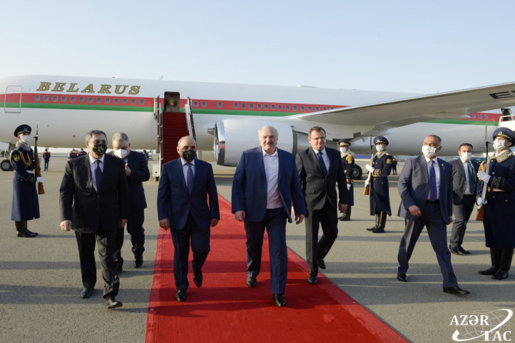 Belarus Prezidenti Aleksandr Lukaşenkonun Heydər Əliyev adına Beynəlxalq Hava Limanında qarşılanması