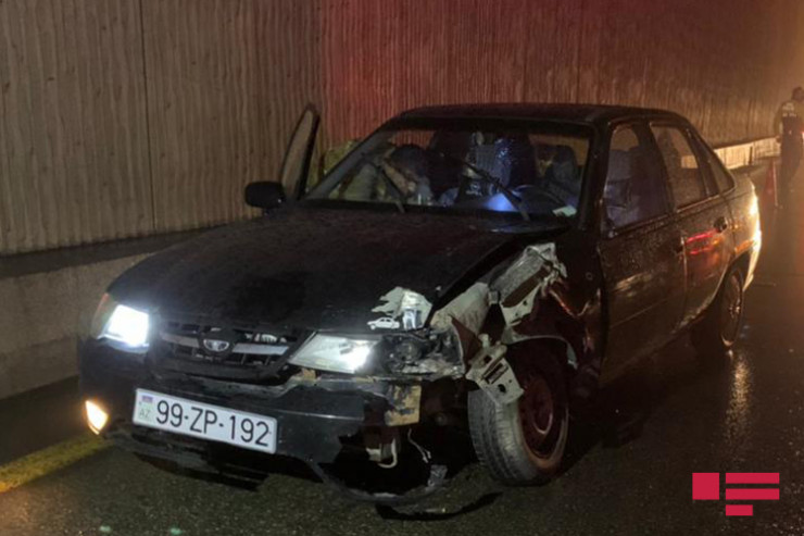 BAKIDA TUNELDƏ QƏZA:  minik avtomobili yük maşınına girdi - FOTO 