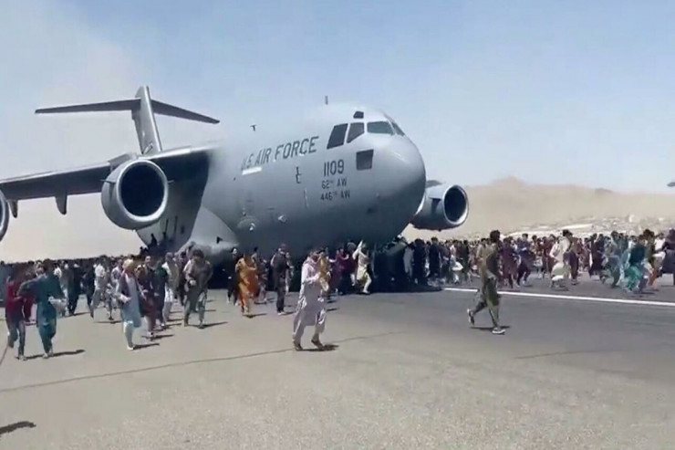 ABŞ generalı hava limanında yaralanan hərbçidən danışdı