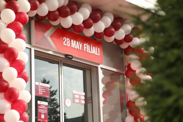 “Kapital Bank” yenilənən 28 May filialını istifadəyə verib - FOTO 