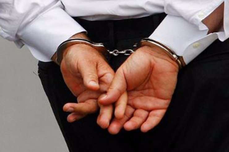 Azərbaycanda məhkəmə məmuru həbs olundu