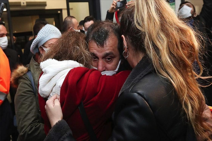 Girov götürülən 15 dənizçi İstanbula döndü-FOTO -VİDEO 