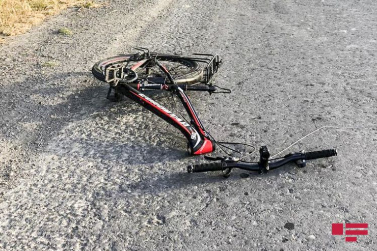 Traktora çırpılan velosipedçi xəstəxanada öldü