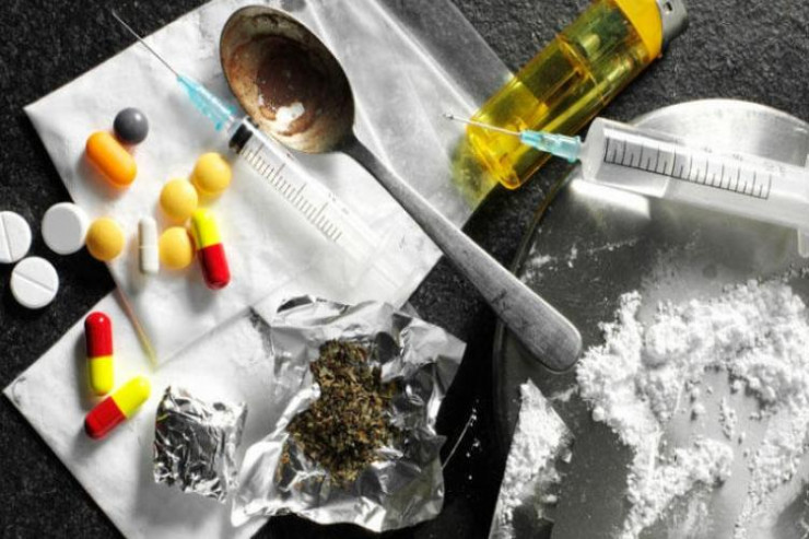 Taksidə 4 kilodan çox heroin tapıldı