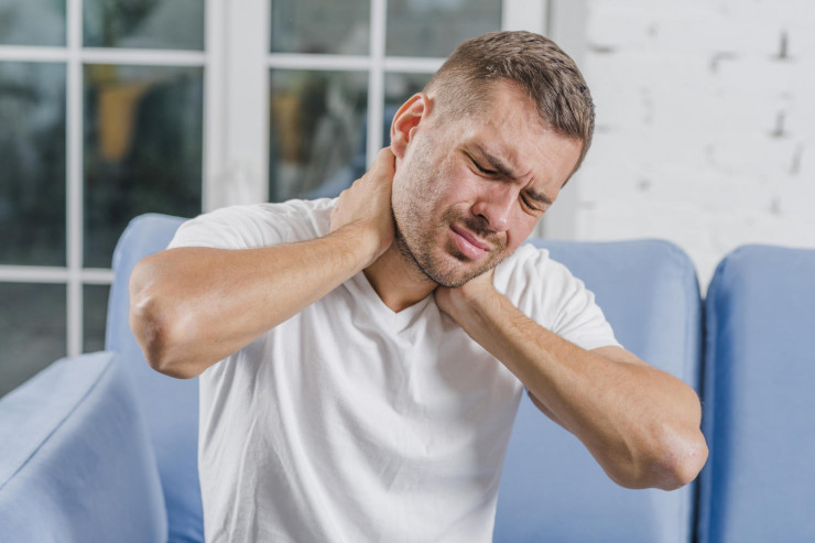 Boyun ağrıları niyə yaranır? – Qurtulmağın 5 qızıl qaydası 