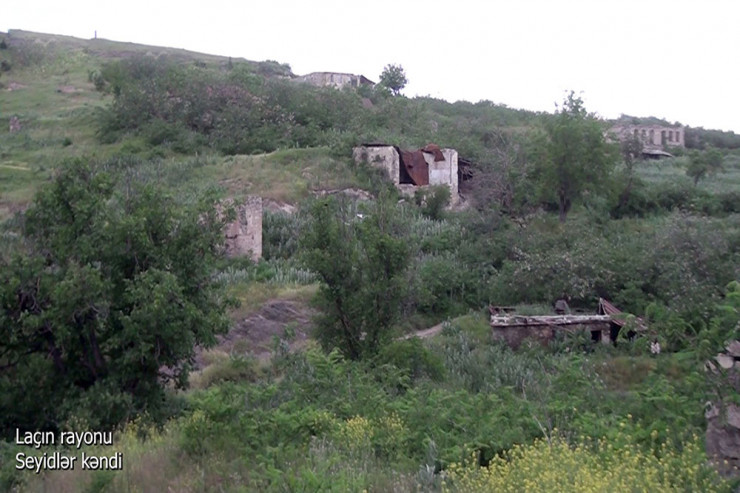  Laçının Seyidlər kəndi