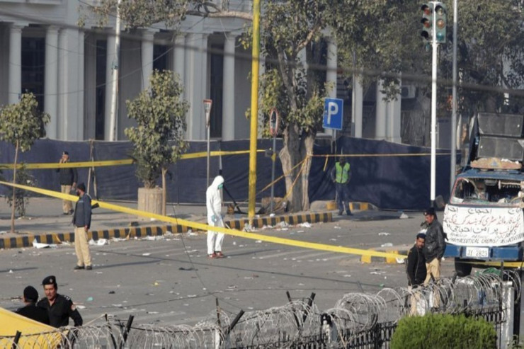Pakistanda partlayış: 10 ölü, 39 yaralı 