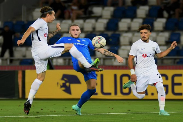 “Neftçi”  ikinci oyunda da "Dinamo"dan güclü oldu 