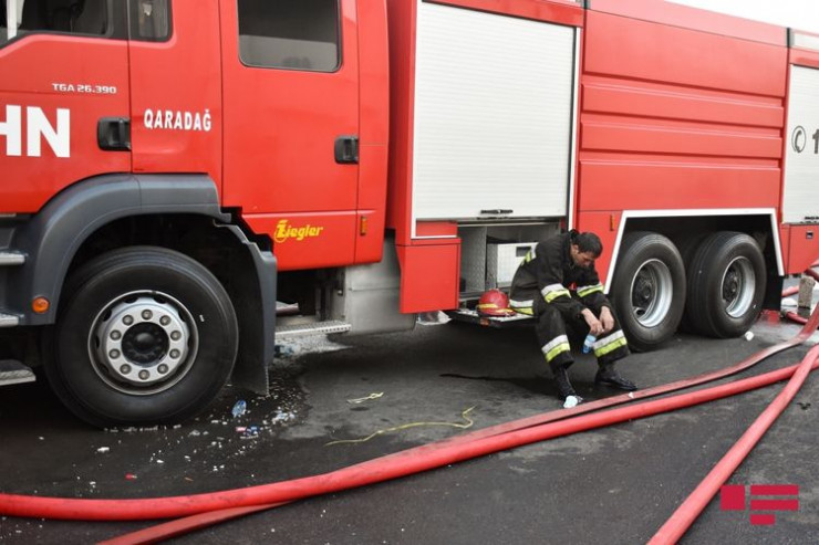 “УАЗ” markalı yük avtomobili yandı