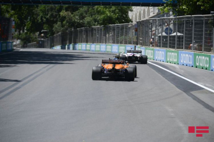 “Formula-2”: Sprint yarışları BAŞLADI 