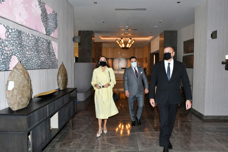 Prezident İlham Əliyev və birinci xanım Mehriban Əliyeva “Courtyard by Marriott Baku” otelinin açılışında