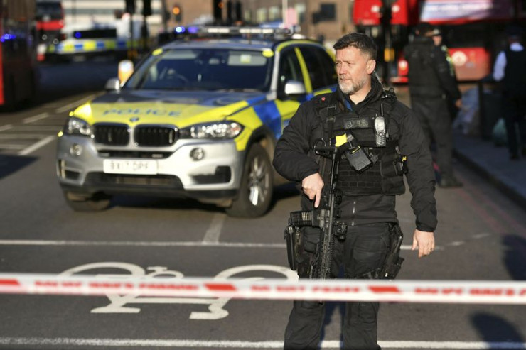 Londonda terror hazırlamaqda şübhəli bilinən kişi tutuldu