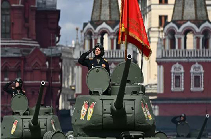 Moskvada hərbi paradda nümayiş olunacaq TEXNİKALARIN SAYI AÇIQLANIB 
