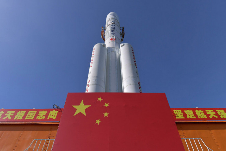 Çinin raket daşıyıcısının dağıntıları Hind okeanına düşdü - VİDEO 