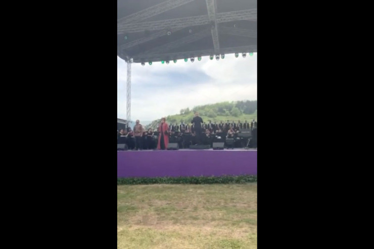 Mehriban Əliyeva “Xarıbülbül” musiqi festivalının qala-konsertindən görüntü paylaşıb-VİDEO 