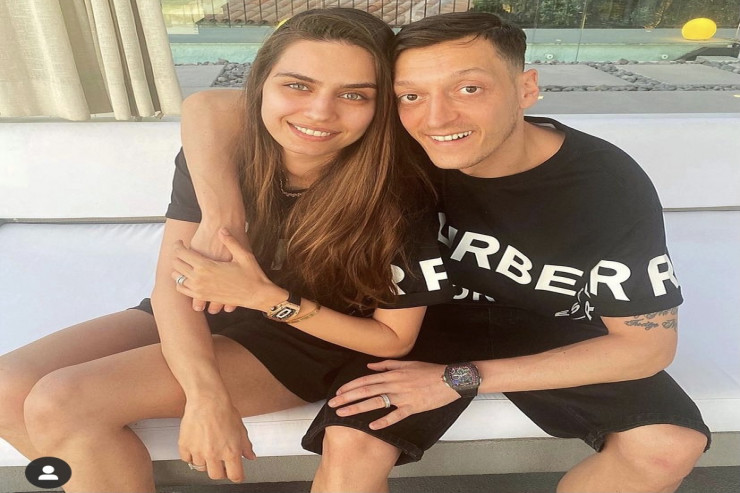 Amine Gülşe və Mesut Özil