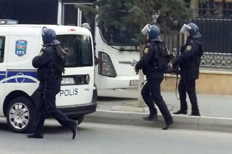 Narkotacirlə polis arasında  İNSİDENT:  müqavimət göstərib... - VİDEO 