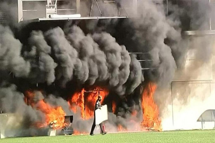 İngiltərə oyunundan əvvəl  stadionda yanğın  