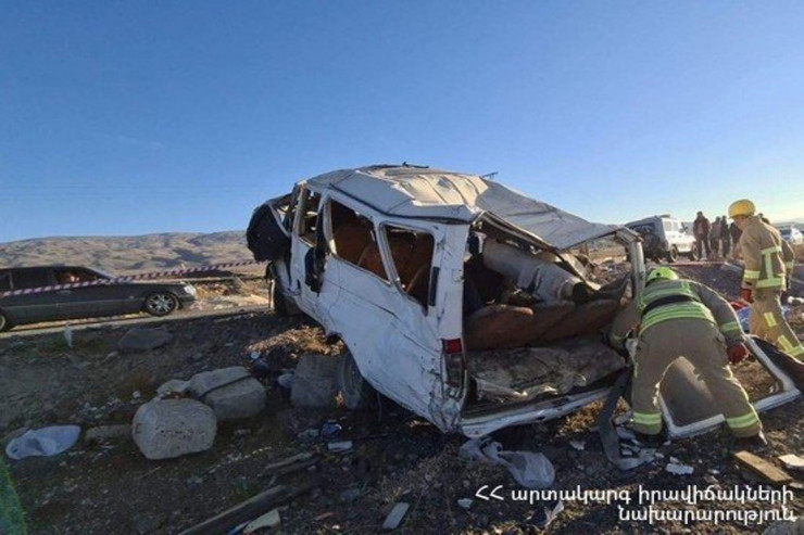 Ermənistanda sərnişin avtobusu aşdı: ölənlər var -  VİDEO 
