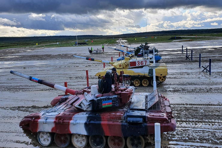 Yüksək peşəkarlıq göstərən tankçılarımızın MOSKVADA UĞURLU ÇIXIŞI  - FOTO 