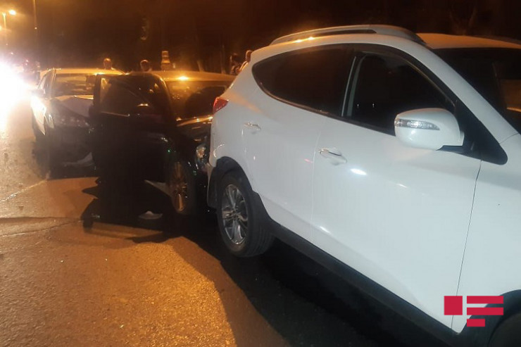 Bakıda zəncirvari yol qəzası baş verdi - FOTO 