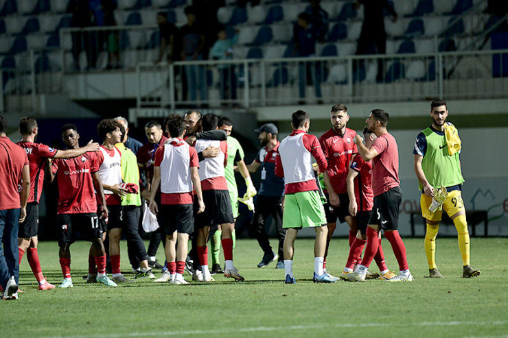 "Qəbələ"də iki nigeriyalı futbolçu