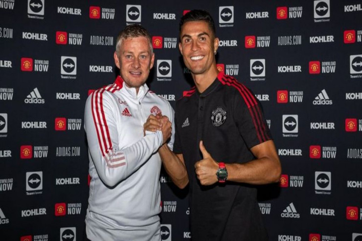 Baş məşqçisi Ole-Qunnar Sulşer və Kriştiano Ronaldo