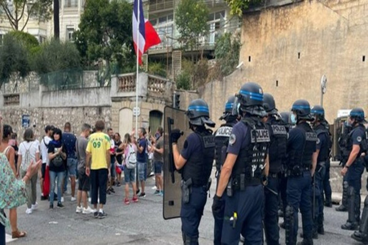 Fransada polis aksiyanı gözyaşardıcı qazla dağıtdı: ŞƏHƏR MERİNDƏN TƏŞƏKKÜR 